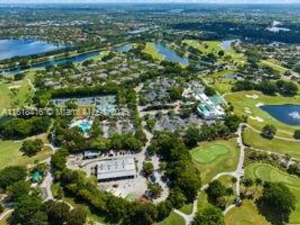 2510 Jardin DR, Weston FL 33327