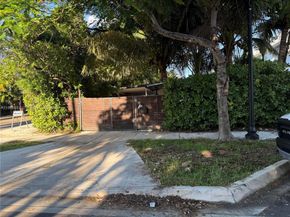 691 NW 7th St Rd, Miami FL 33136