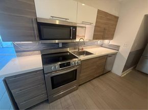 691 NW 7th St Rd, Miami FL 33136