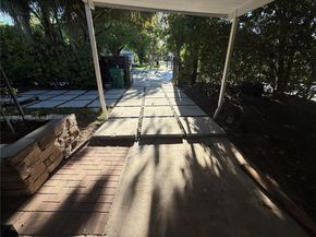 691 NW 7th St Rd, Miami FL 33136