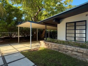 691 NW 7th St Rd, Miami FL 33136