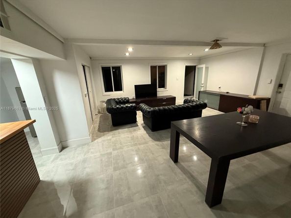691 NW 7th St Rd, Miami FL 33136