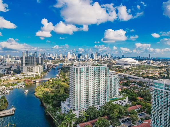 1861 NW North River Dr 1806, Miami FL 33125