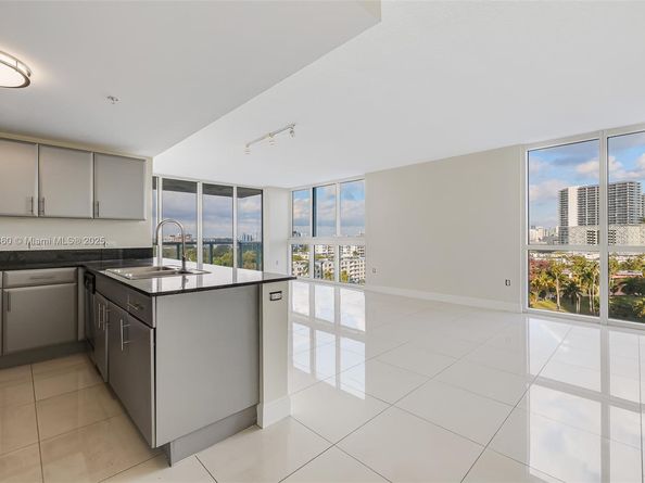 1861 NW North River Dr 1806, Miami FL 33125