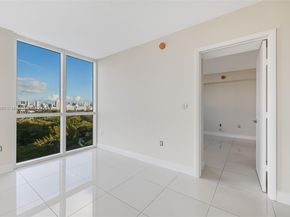 1861 NW North River Dr 1806, Miami FL 33125