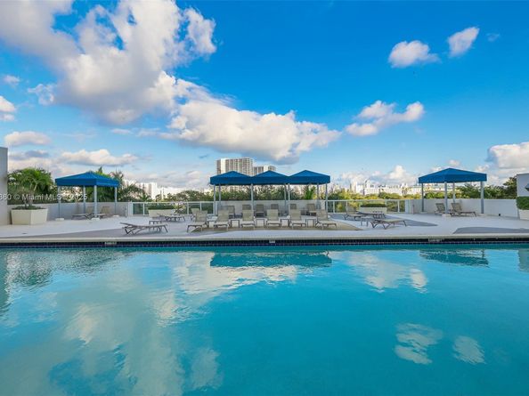 1861 NW North River Dr 1806, Miami FL 33125