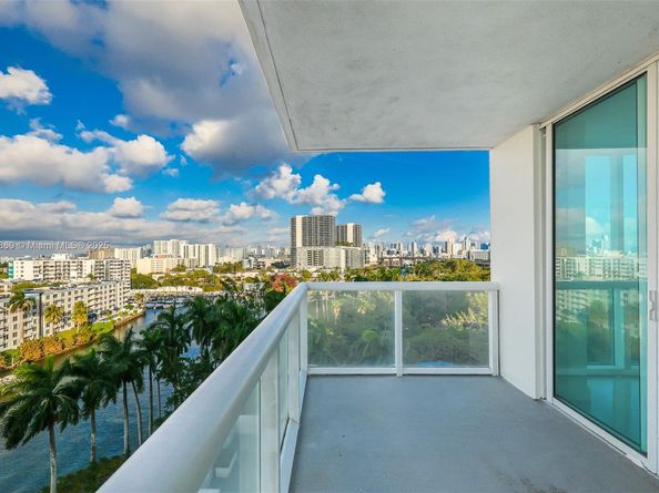 1861 NW North River Dr 1806, Miami FL 33125