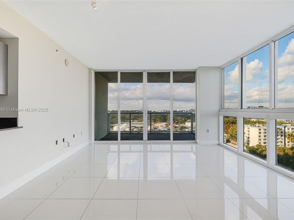 1861 NW North River Dr 1806, Miami FL 33125