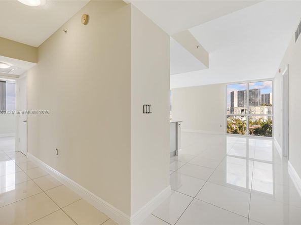 1861 NW North River Dr 1806, Miami FL 33125