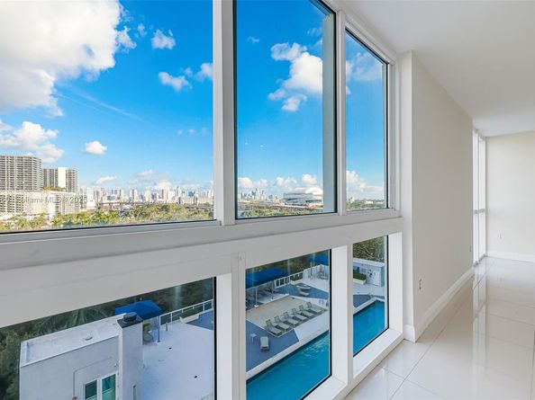 1861 NW North River Dr 1806, Miami FL 33125
