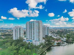 1861 NW North River Dr 1806, Miami FL 33125