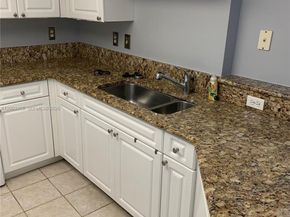 600 N Crestwood Ct N 610, Royal Palm Beach FL 33411