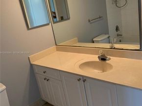 600 N Crestwood Ct N 610, Royal Palm Beach FL 33411