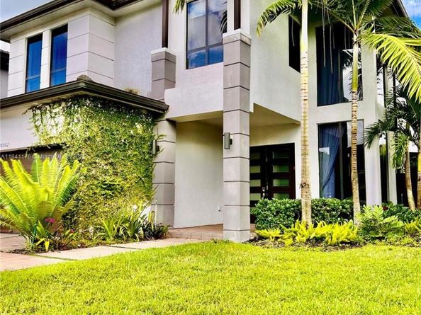 16002 SW 136th Way, Miami FL 33196