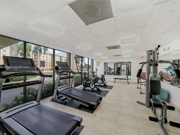 9340 Fontainebleau Blvd 313, Miami FL 33172