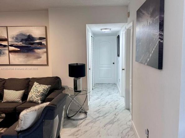 9340 Fontainebleau Blvd 313, Miami FL 33172