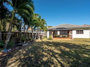 3054 SE 5th Dr, Homestead FL 33033