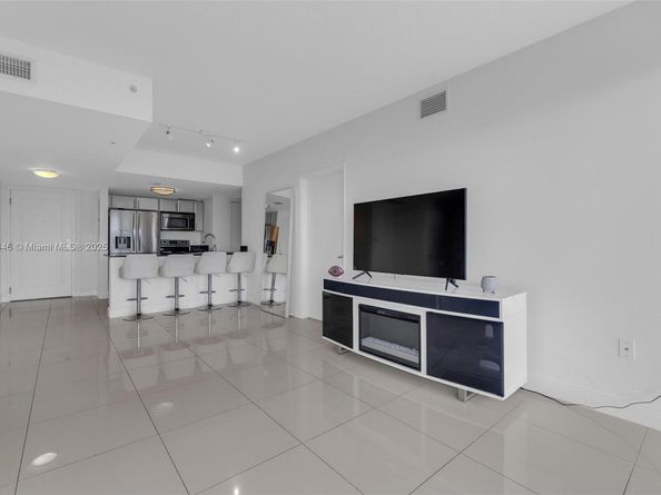 1861 NW S River Dr 1207, Miami FL 33125