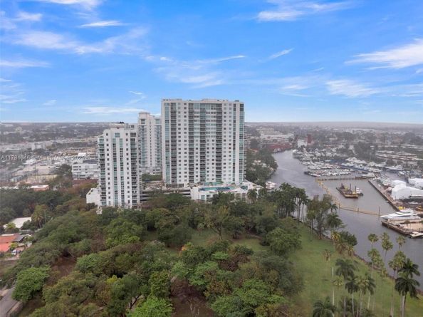 1861 NW S River Dr 1207, Miami FL 33125