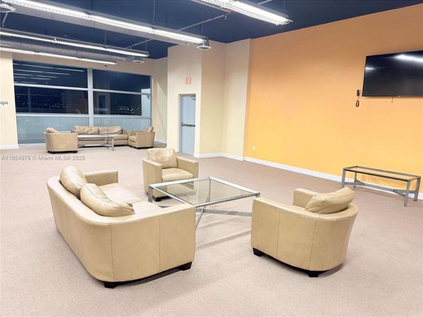 36 NW 6th Ave 601, Miami FL 33128