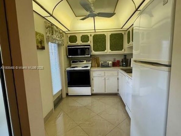 700 NE 14th Ave 204, Hallandale Beach FL 33009