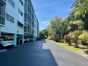 700 NE 14th Ave 204, Hallandale Beach FL 33009