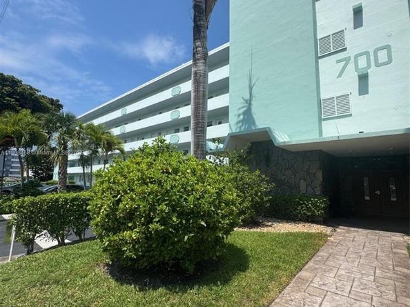 700 NE 14th Ave 204, Hallandale Beach FL 33009
