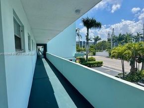700 NE 14th Ave 204, Hallandale Beach FL 33009