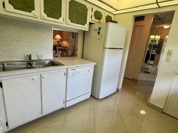 700 NE 14th Ave 204, Hallandale Beach FL 33009