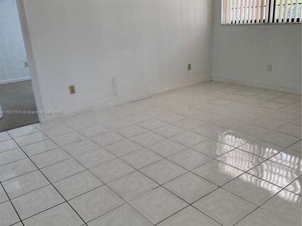 18240 Mediterranean Blvd 511, Hialeah FL 33015