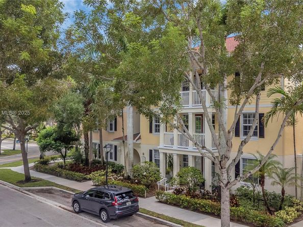 275 Murcia Dr 104, Jupiter FL 33458