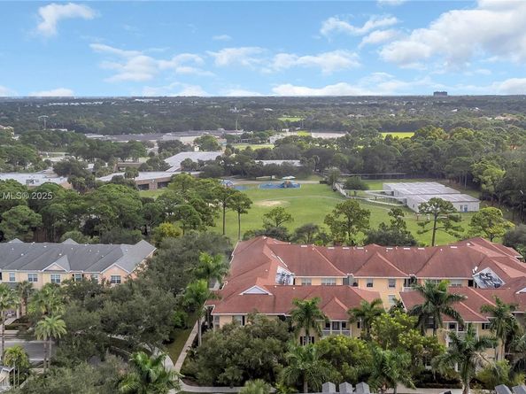 275 Murcia Dr 104, Jupiter FL 33458