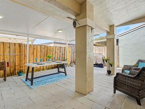 10048 SW 221st St, Cutler Bay FL 33190