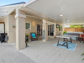 10048 SW 221st St, Cutler Bay FL 33190