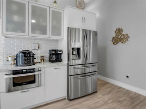 10048 SW 221st St, Cutler Bay FL 33190