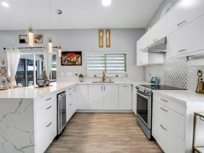 10048 SW 221st St, Cutler Bay FL 33190