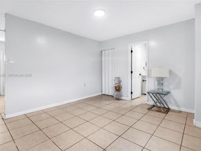 10048 SW 221st St, Cutler Bay FL 33190