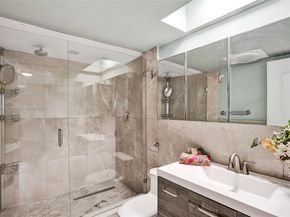 5840 SW 19th St, Plantation FL 33317