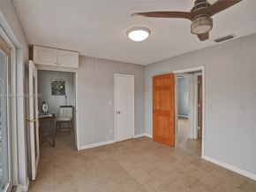 5840 SW 19th St, Plantation FL 33317