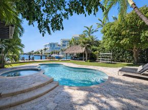 744 Lakeview Dr, Miami Beach FL 33140