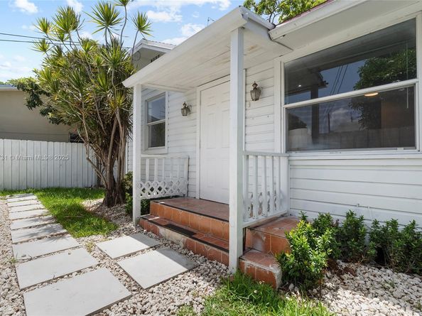 2946 SW 26th St, Miami FL 33133