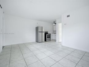 823-825 NW 9th St, Hallandale Beach FL 33009