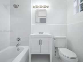 823-825 NW 9th St, Hallandale Beach FL 33009