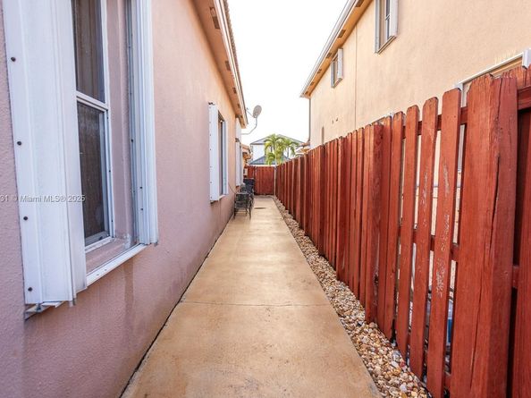 765 NW 129th Pl, Miami FL 33182