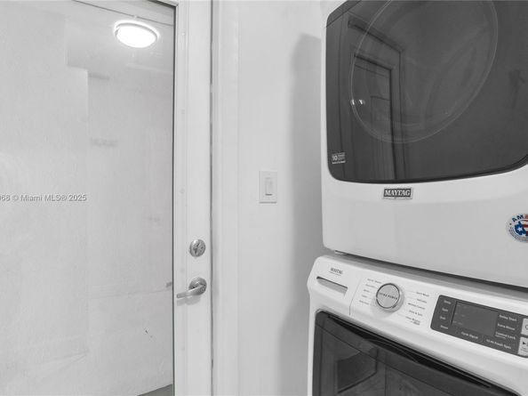 4031 NE 18th Ave, Pompano Beach FL 33064