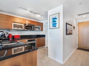253 NE 2nd St 3104, Miami FL 33132