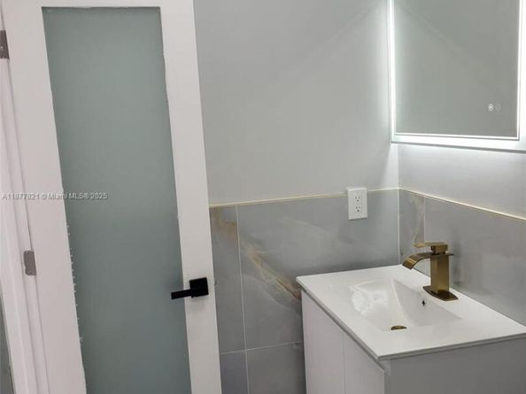 150 NE 169th Ter, North Miami Beach FL 33162