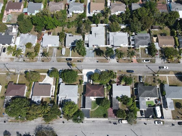 150 NE 169th Ter, North Miami Beach FL 33162