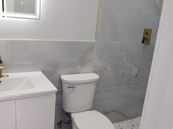 150 NE 169th Ter, North Miami Beach FL 33162