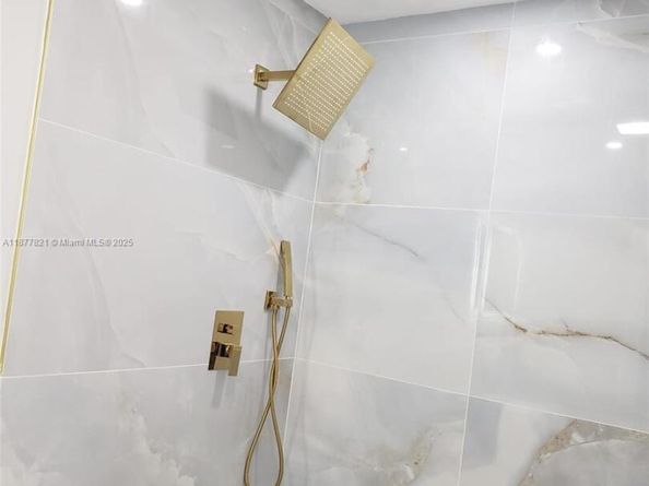 150 NE 169th Ter, North Miami Beach FL 33162